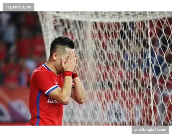 莫雷拉单刀低射破门，里昂四分钟后闪电扳平