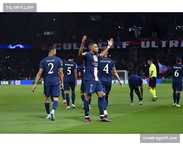 克瓦拉茨赫利亚：拜仁强大，十人防守仍稳固