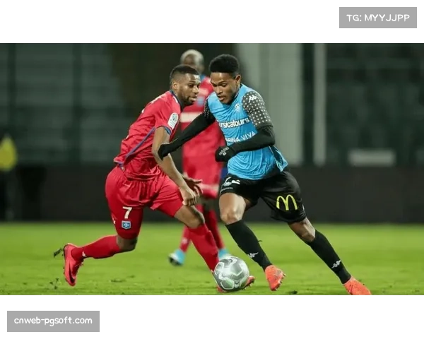 巴黎FC主打边路狂攻，图卢兹反击战术或成关键变量