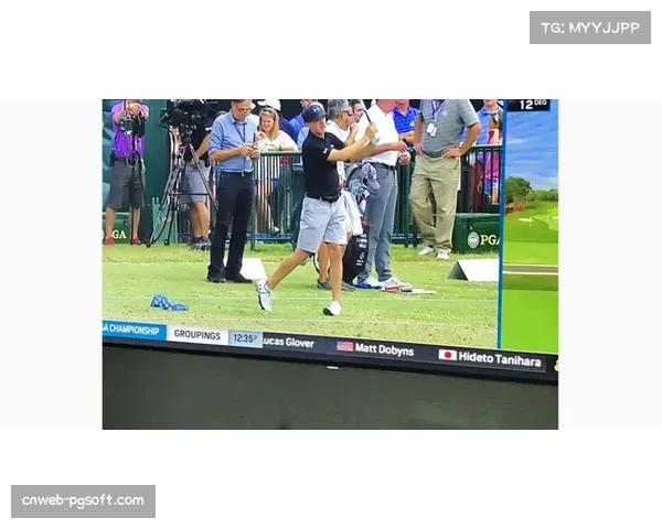 巴列卡诺主场为罹患重病的小球迷全场亮起手机灯祝福